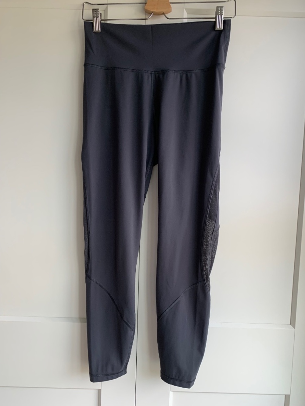 Lululemon legging size 8 in gray